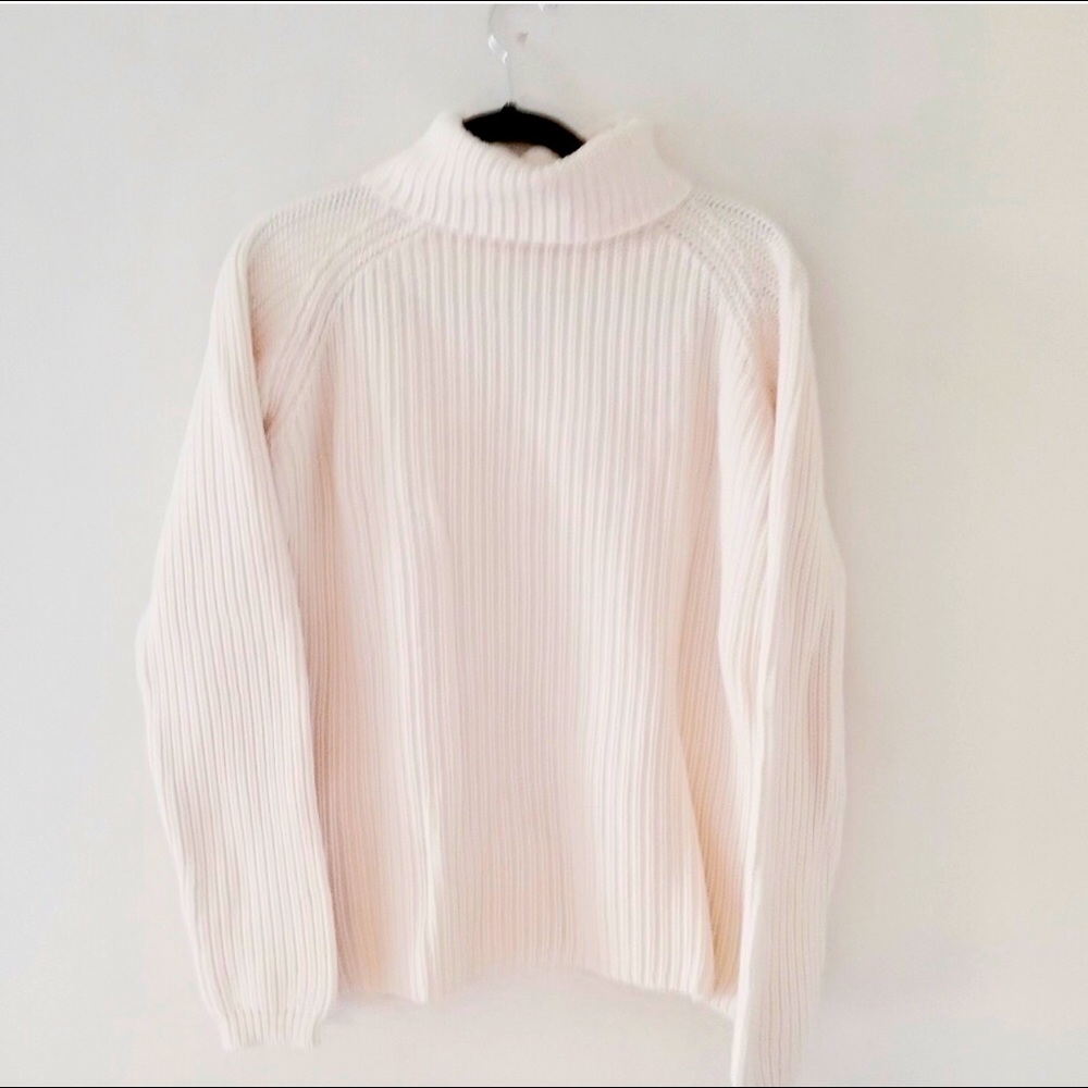 White chunky knit Eddie Bauer sweater